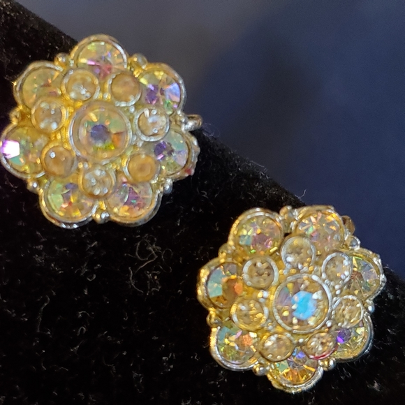 La Rue clips vintage AB stones flower screw back earrings - Picture 5 of 11